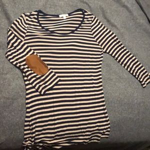 Quarter sleeve shirt